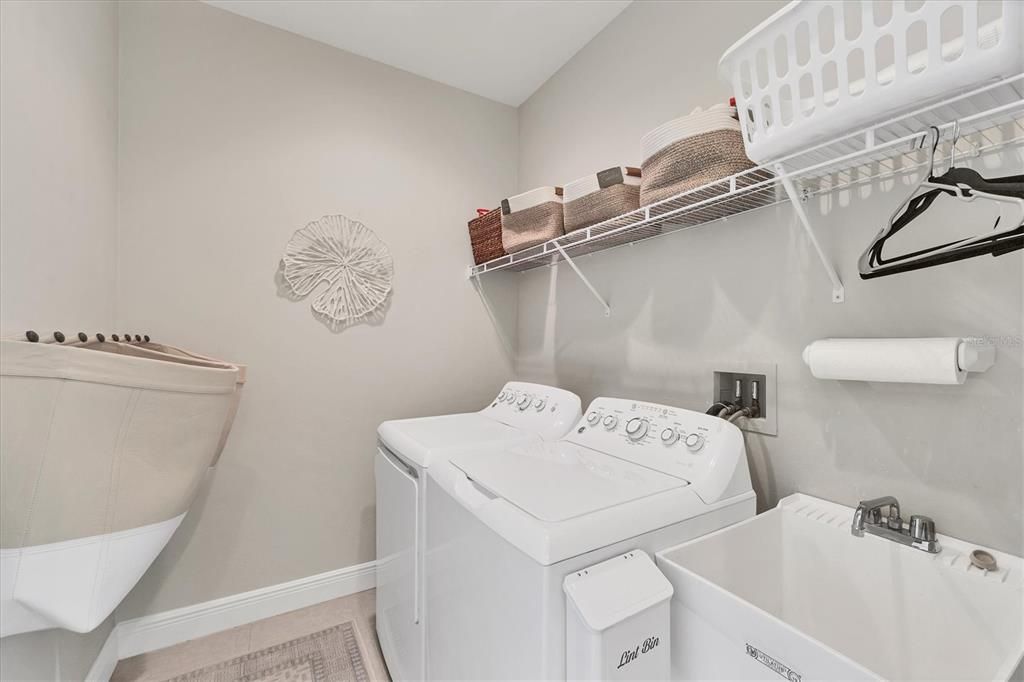 For Sale: $745,000 (4 beds, 3 baths, 2400 Square Feet)