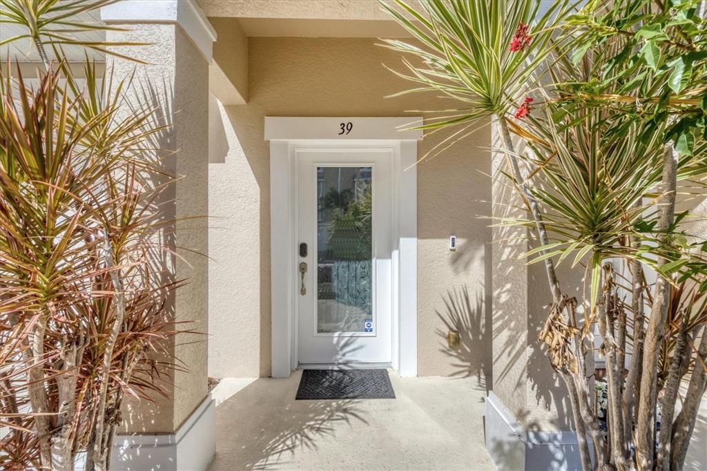 For Sale: $745,000 (4 beds, 3 baths, 2400 Square Feet)