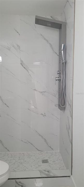 出租: $2,100 (3 贝兹, 2 浴室, 1056 平方英尺)