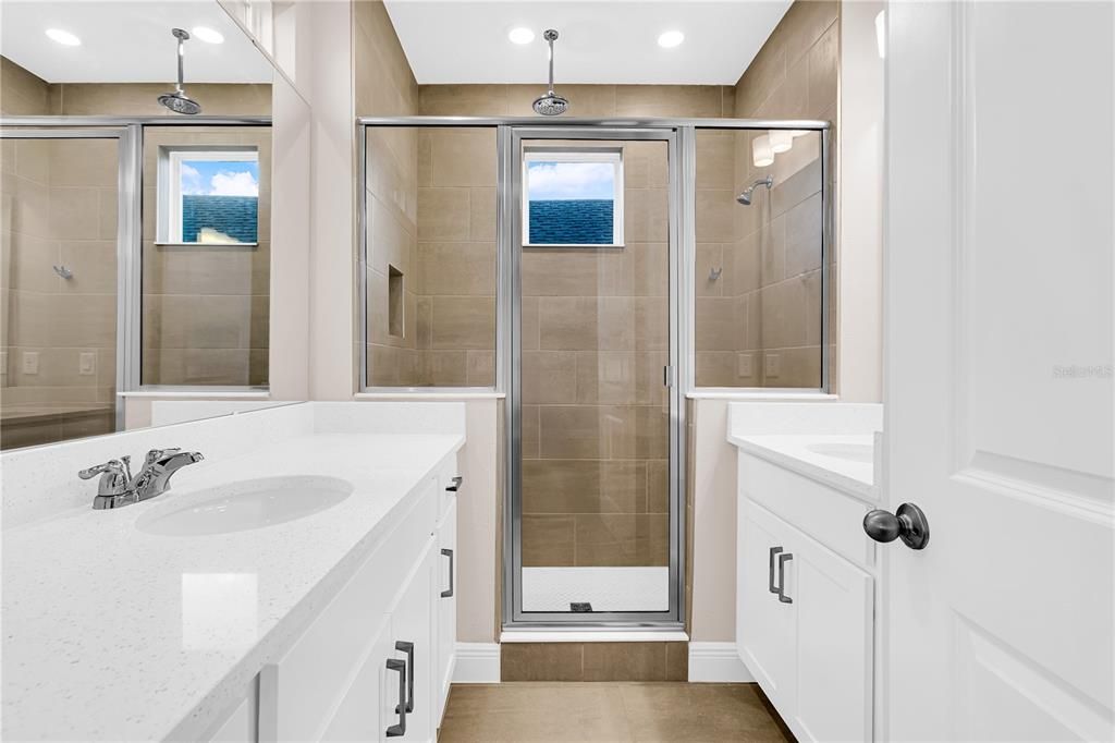 В аренду: $3,800 (3 спален, 2 ванн, 1788 Квадратных фут)