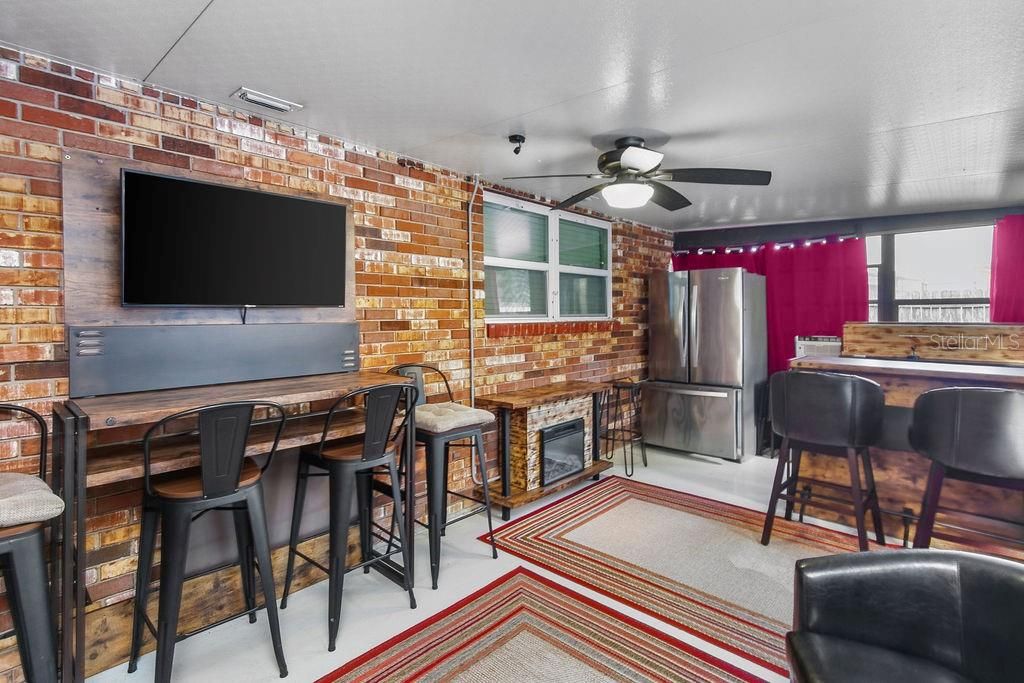 For Sale: $374,000 (4 beds, 2 baths, 2044 Square Feet)