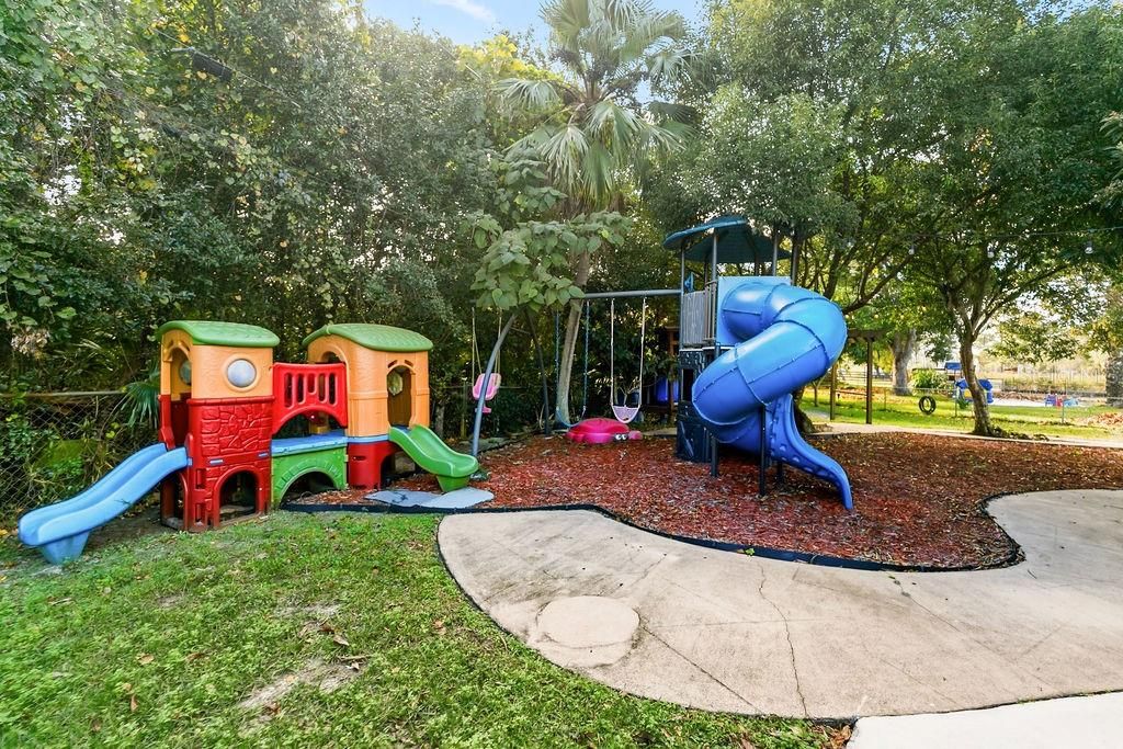 For Sale: $374,000 (4 beds, 2 baths, 2044 Square Feet)