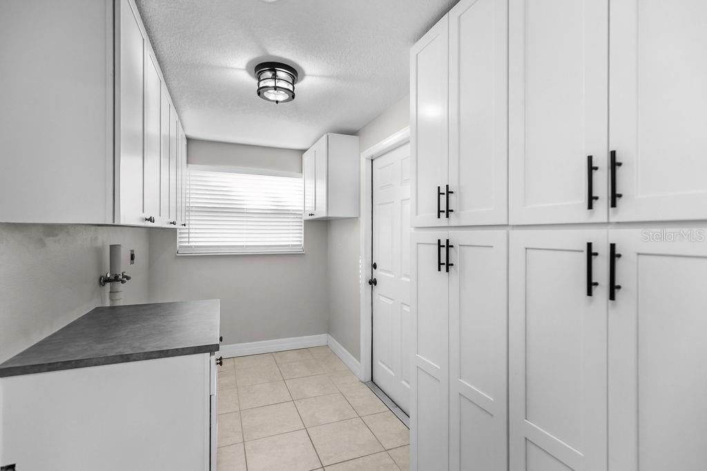 For Sale: $374,000 (4 beds, 2 baths, 2044 Square Feet)