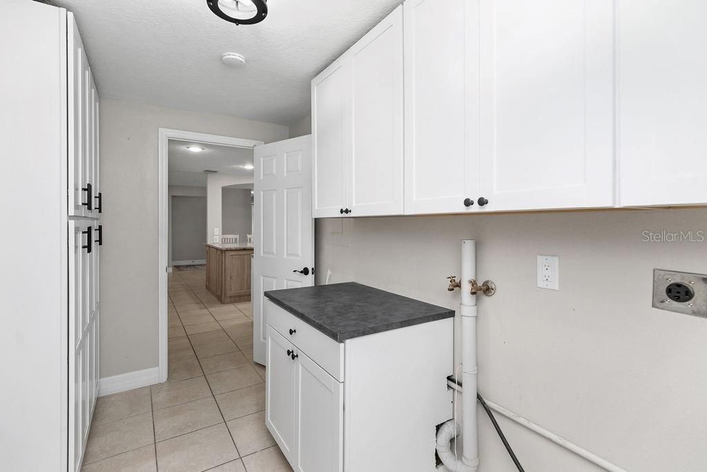 For Sale: $374,000 (4 beds, 2 baths, 2044 Square Feet)