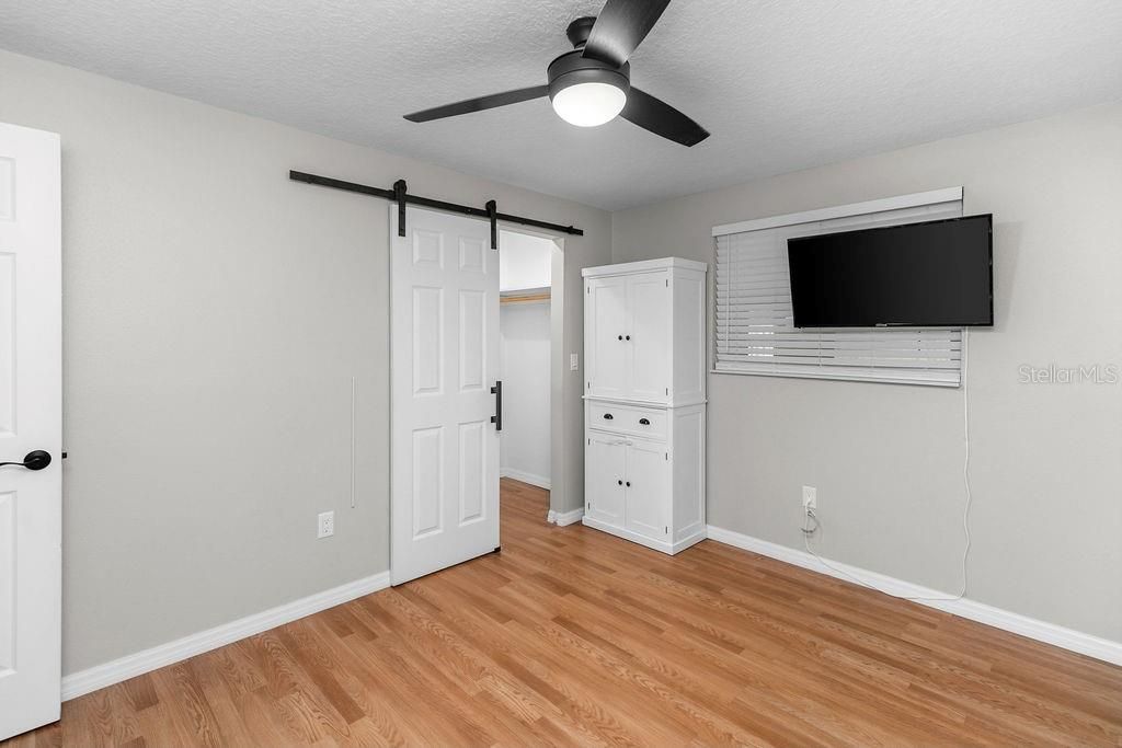 For Sale: $374,000 (4 beds, 2 baths, 2044 Square Feet)