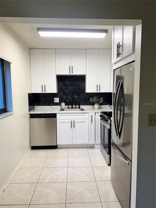 待售: $165,000 (2 贝兹, 2 浴室, 960 平方英尺)