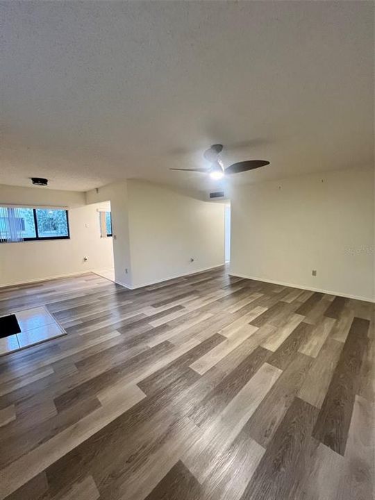 待售: $165,000 (2 贝兹, 2 浴室, 960 平方英尺)