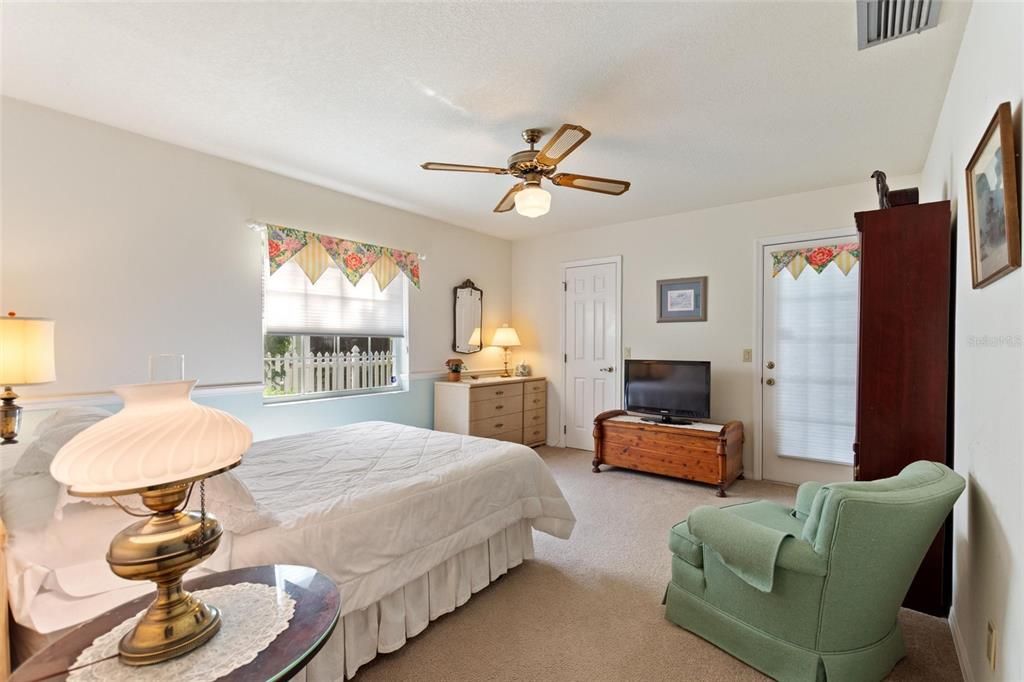 На продажу: $472,500 (3 спален, 2 ванн, 2434 Квадратных фут)