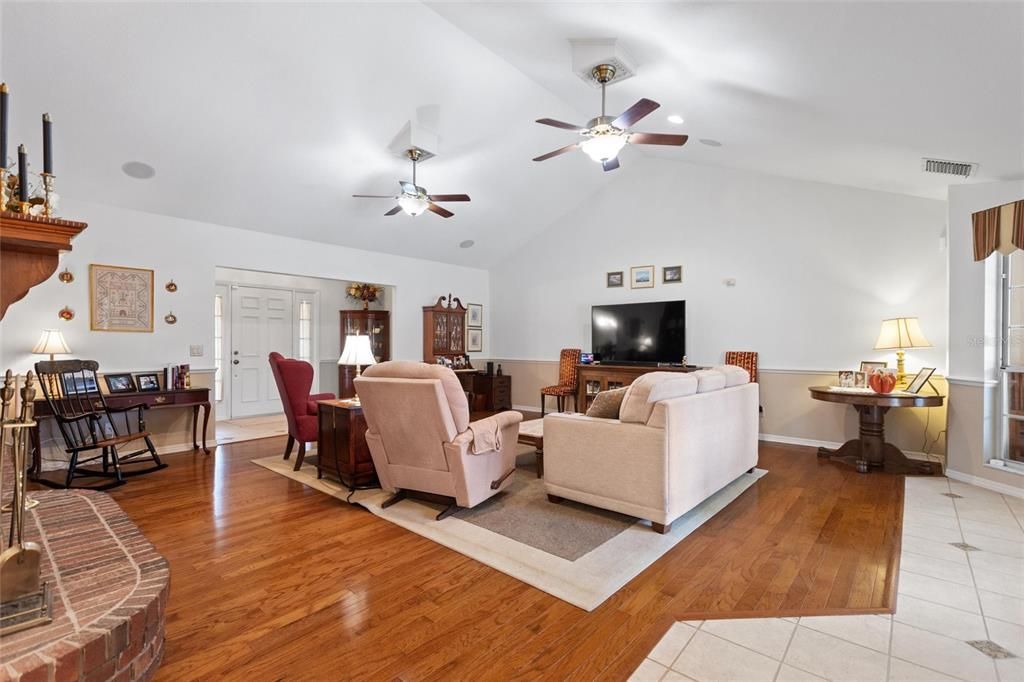 На продажу: $472,500 (3 спален, 2 ванн, 2434 Квадратных фут)