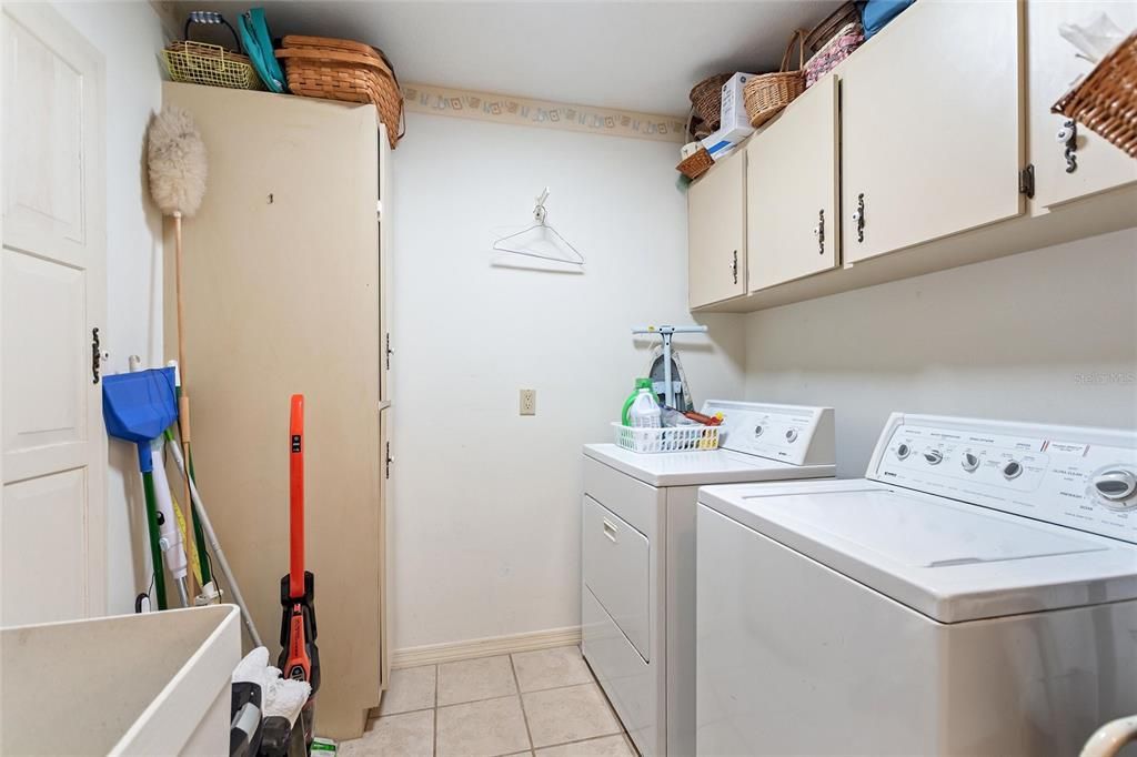 На продажу: $472,500 (3 спален, 2 ванн, 2434 Квадратных фут)