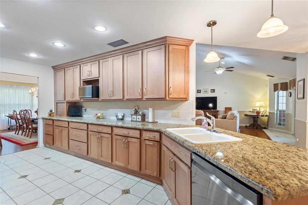 На продажу: $472,500 (3 спален, 2 ванн, 2434 Квадратных фут)