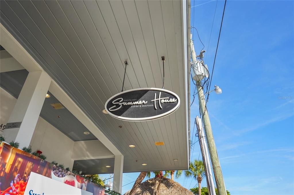 For Sale: $675,000 (2 beds, 2 baths, 900 Square Feet)