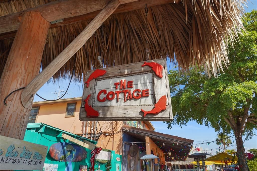 For Sale: $675,000 (2 beds, 2 baths, 900 Square Feet)