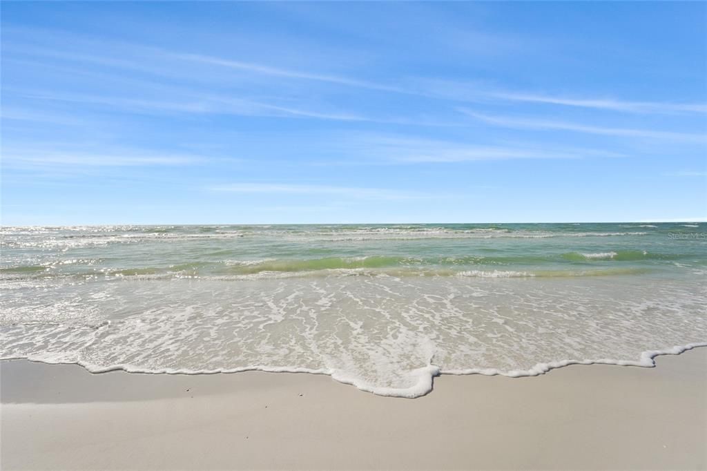 For Sale: $675,000 (2 beds, 2 baths, 900 Square Feet)