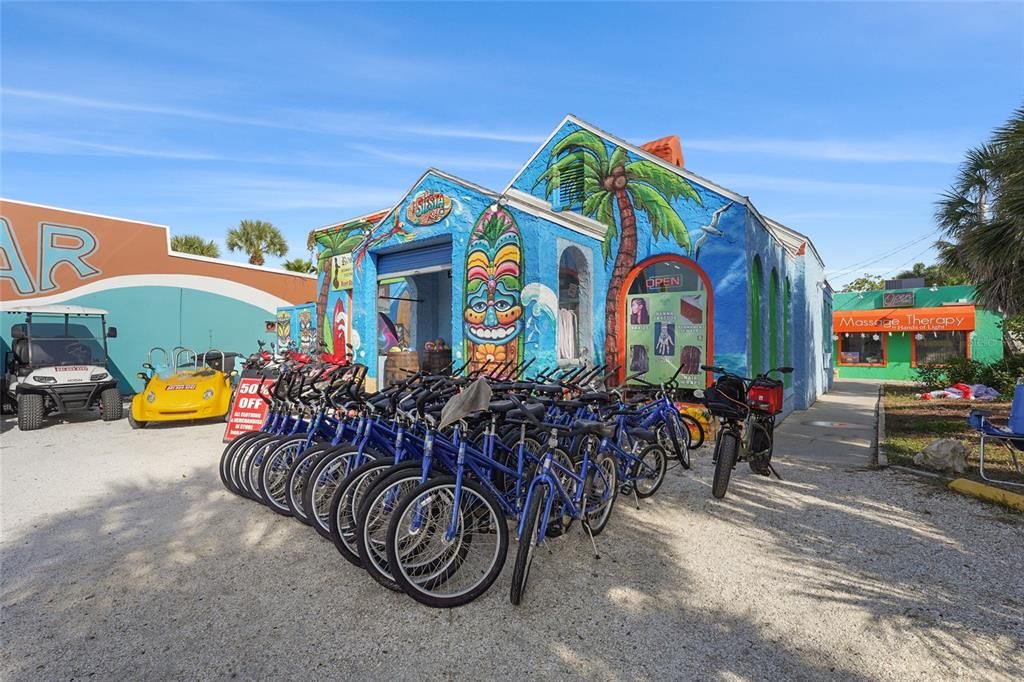 For Sale: $675,000 (2 beds, 2 baths, 900 Square Feet)