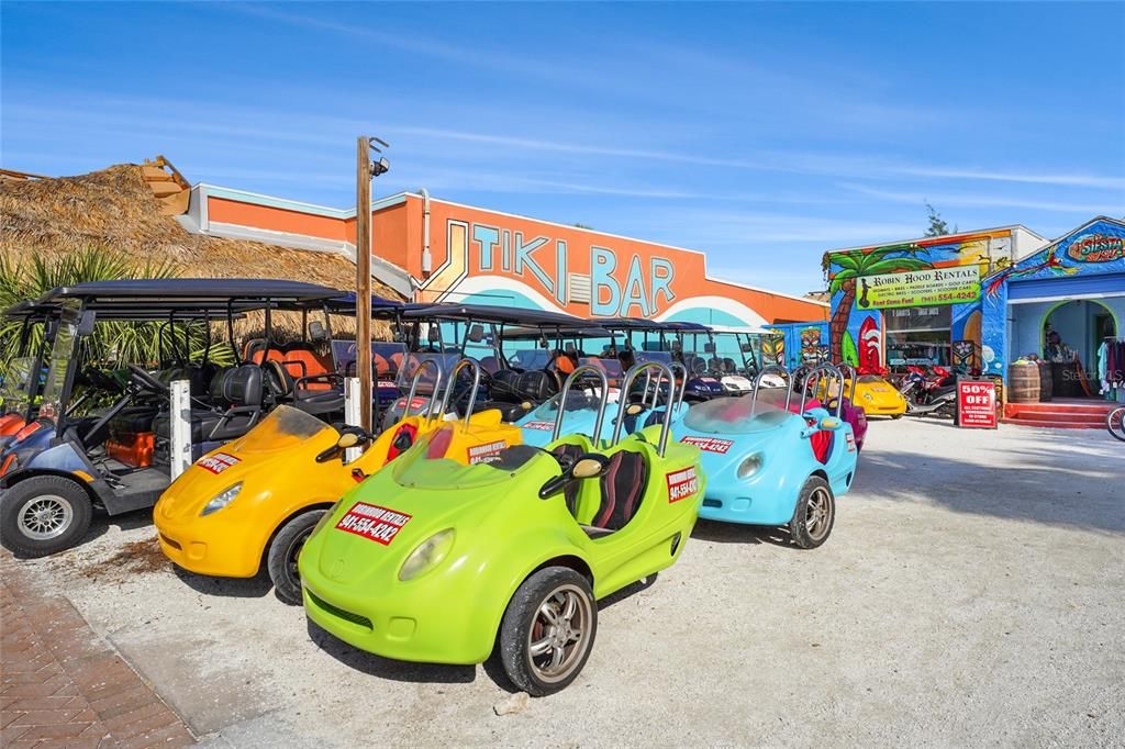 For Sale: $675,000 (2 beds, 2 baths, 900 Square Feet)