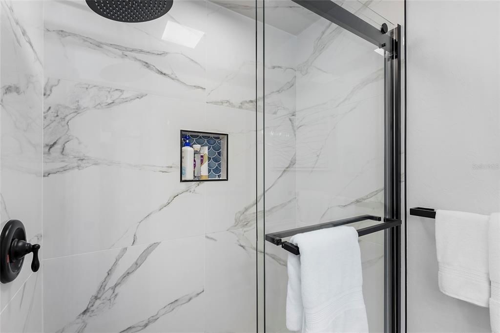 For Sale: $675,000 (2 beds, 2 baths, 900 Square Feet)