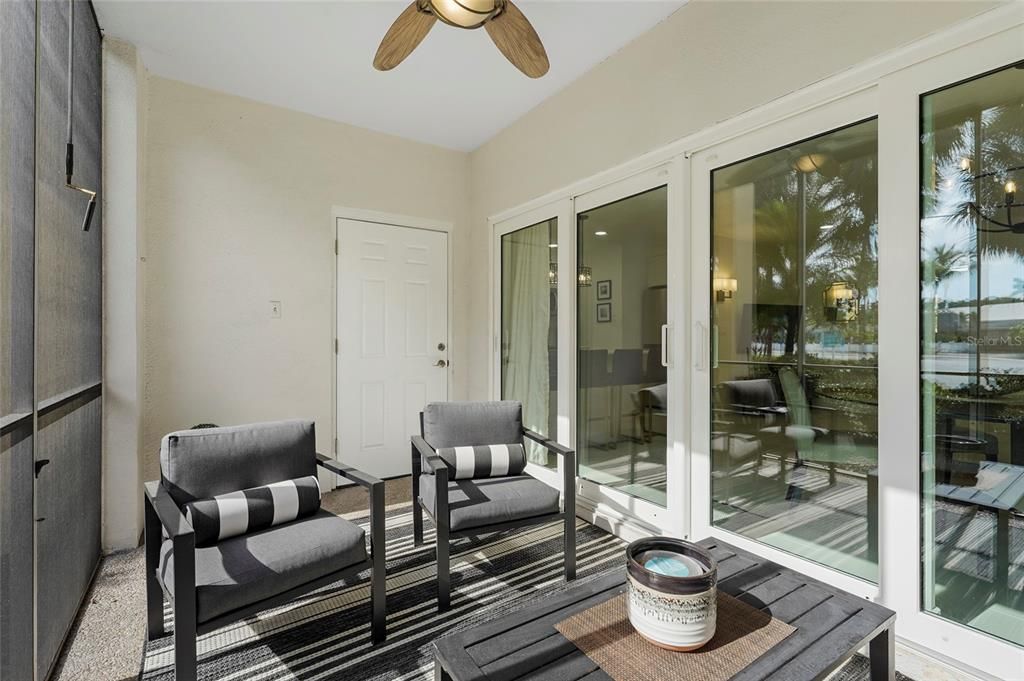 For Sale: $675,000 (2 beds, 2 baths, 900 Square Feet)