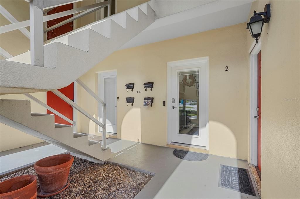 For Sale: $675,000 (2 beds, 2 baths, 900 Square Feet)