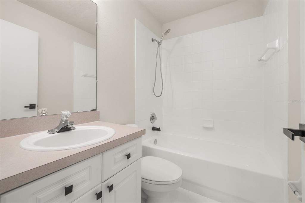 В аренду: $2,000 (3 спален, 2 ванн, 1784 Квадратных фут)