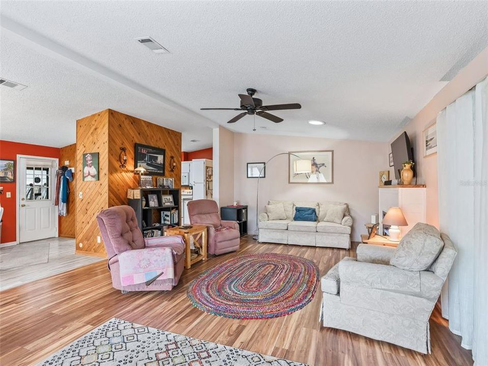 En Venta: $220,000 (2 camas, 2 baños, 1196 Pies cuadrados)