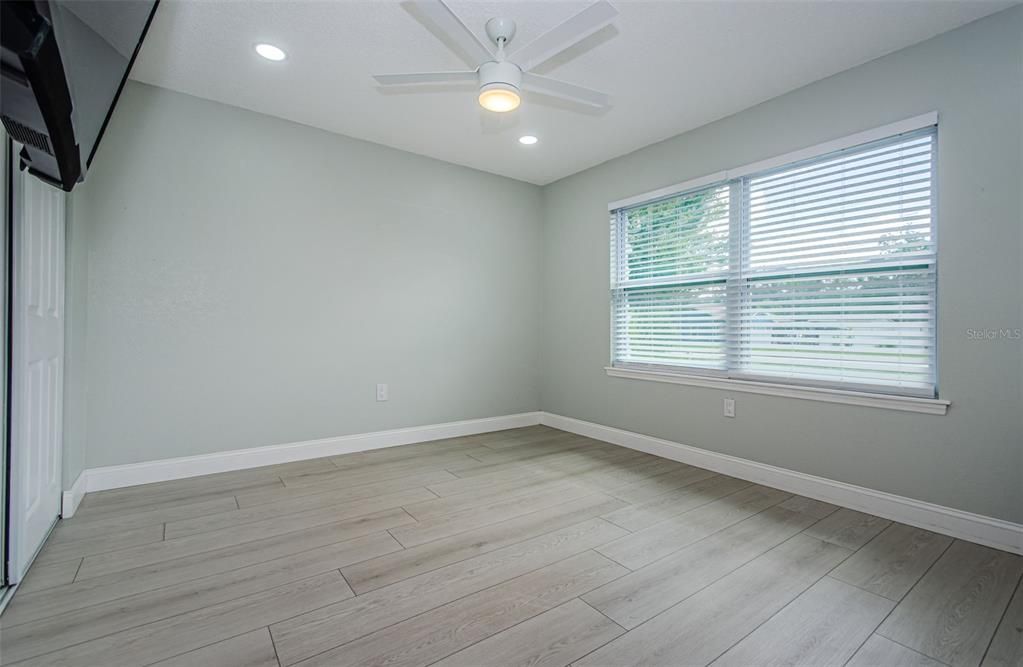 待售: $350,000 (2 贝兹, 2 浴室, 1374 平方英尺)