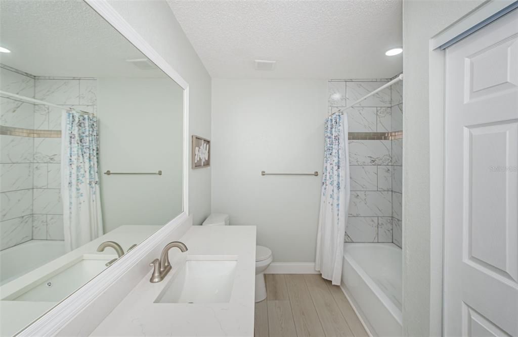 待售: $350,000 (2 贝兹, 2 浴室, 1374 平方英尺)