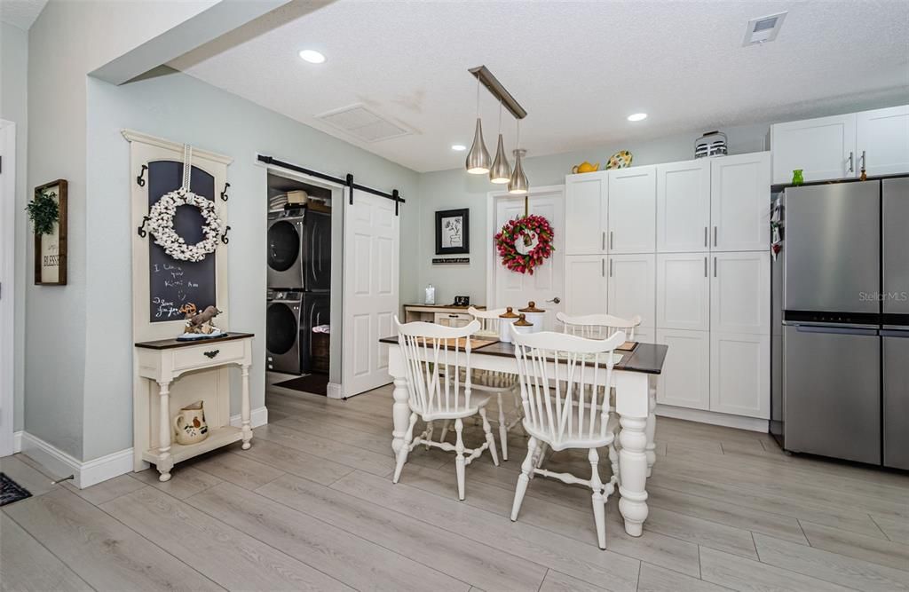 待售: $350,000 (2 贝兹, 2 浴室, 1374 平方英尺)