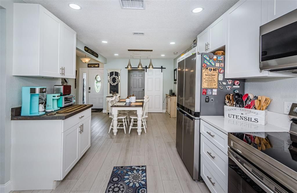 待售: $350,000 (2 贝兹, 2 浴室, 1374 平方英尺)