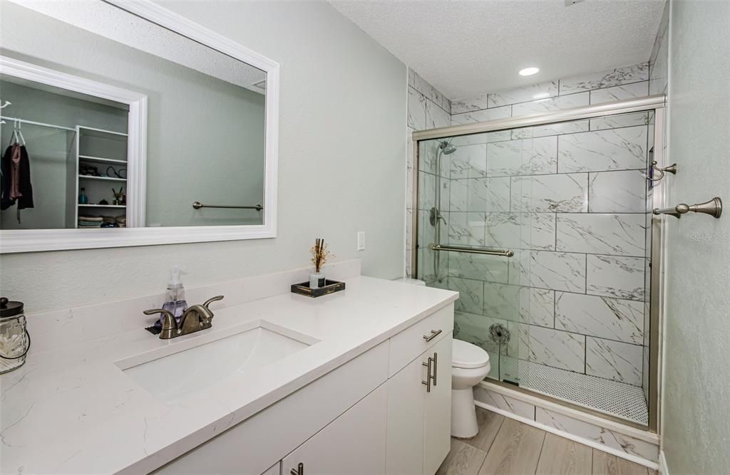 待售: $350,000 (2 贝兹, 2 浴室, 1374 平方英尺)