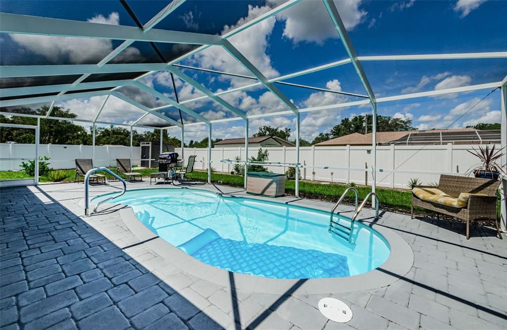 待售: $350,000 (2 贝兹, 2 浴室, 1374 平方英尺)