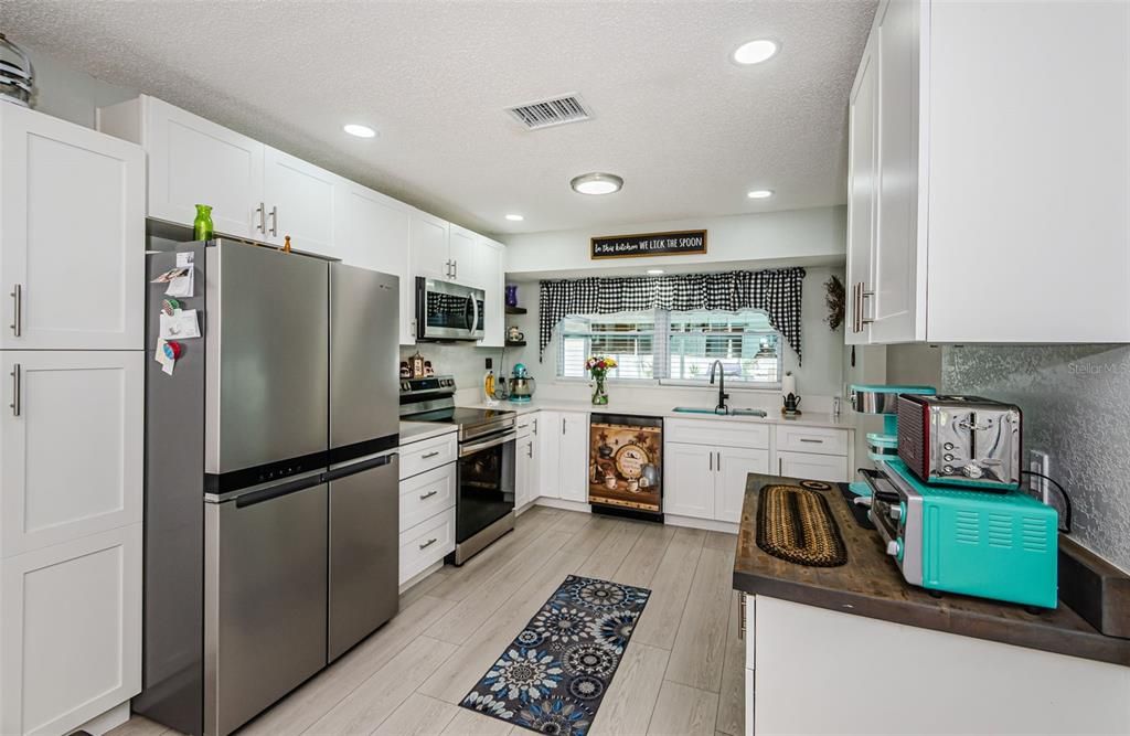 待售: $350,000 (2 贝兹, 2 浴室, 1374 平方英尺)