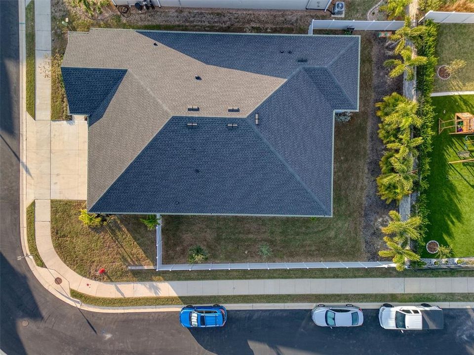 En Venta: $674,900 (4 camas, 3 baños, 2422 Pies cuadrados)