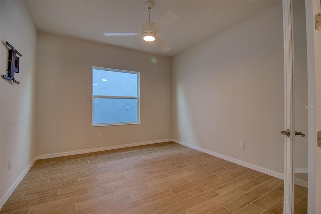 En Venta: $674,900 (4 camas, 3 baños, 2422 Pies cuadrados)