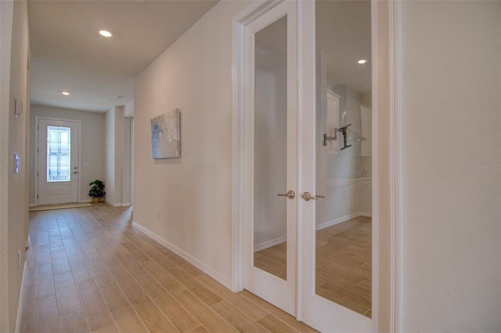 En Venta: $674,900 (4 camas, 3 baños, 2422 Pies cuadrados)