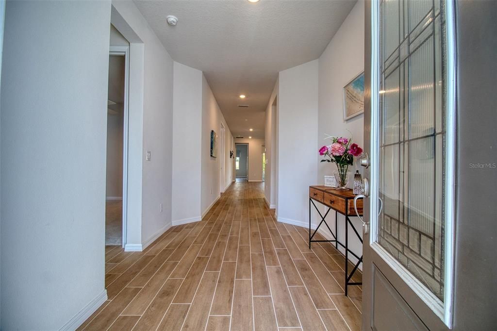 En Venta: $674,900 (4 camas, 3 baños, 2422 Pies cuadrados)