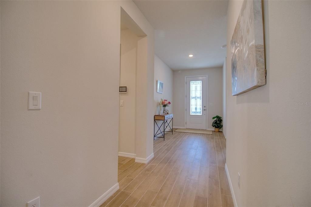 En Venta: $674,900 (4 camas, 3 baños, 2422 Pies cuadrados)