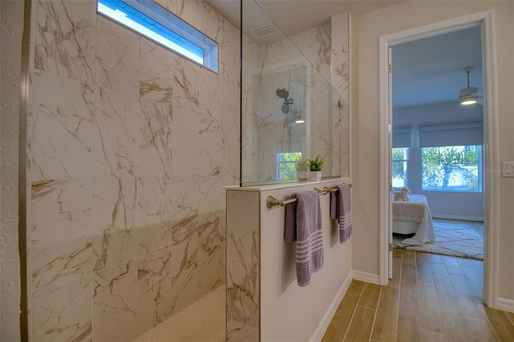 En Venta: $674,900 (4 camas, 3 baños, 2422 Pies cuadrados)