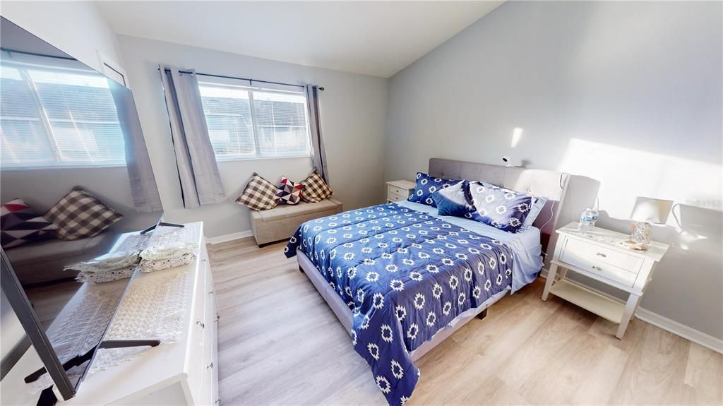 For Sale: $235,000 (2 beds, 2 baths, 1360 Square Feet)