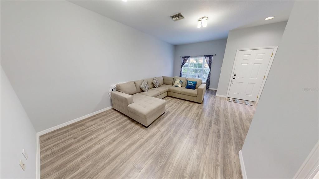 For Sale: $235,000 (2 beds, 2 baths, 1360 Square Feet)