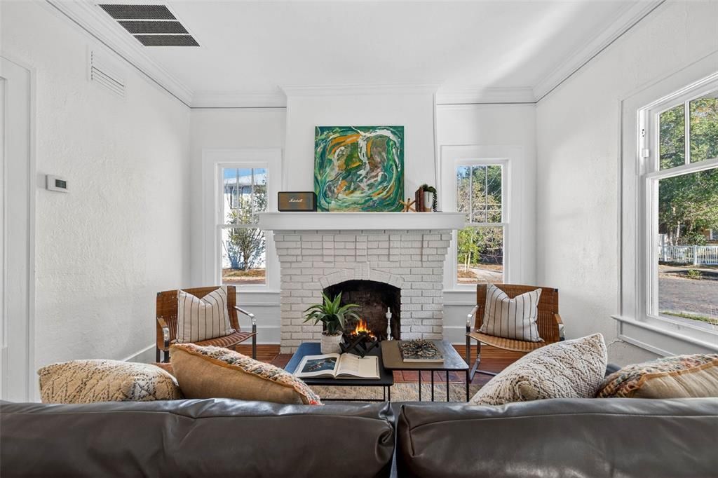 For Sale: $724,900 (3 beds, 2 baths, 1258 Square Feet)