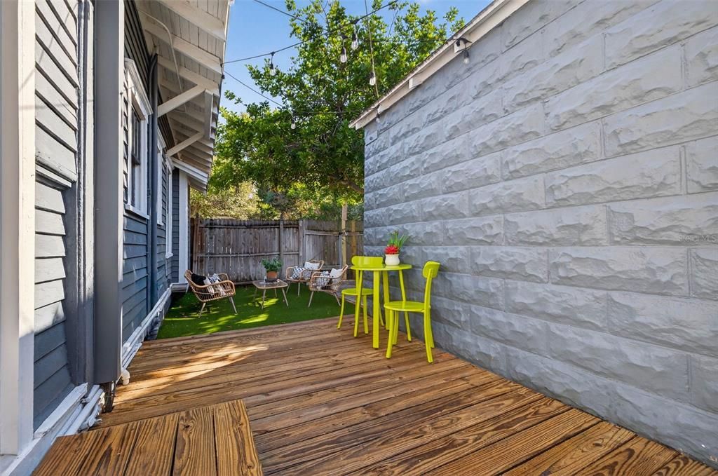 For Sale: $724,900 (3 beds, 2 baths, 1258 Square Feet)