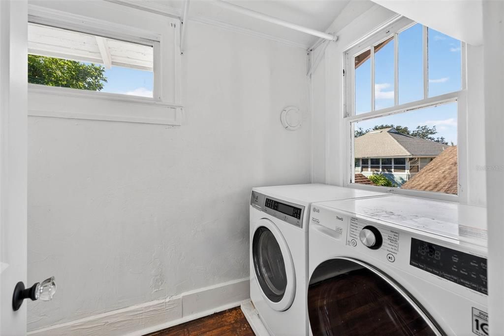 For Sale: $724,900 (3 beds, 2 baths, 1258 Square Feet)