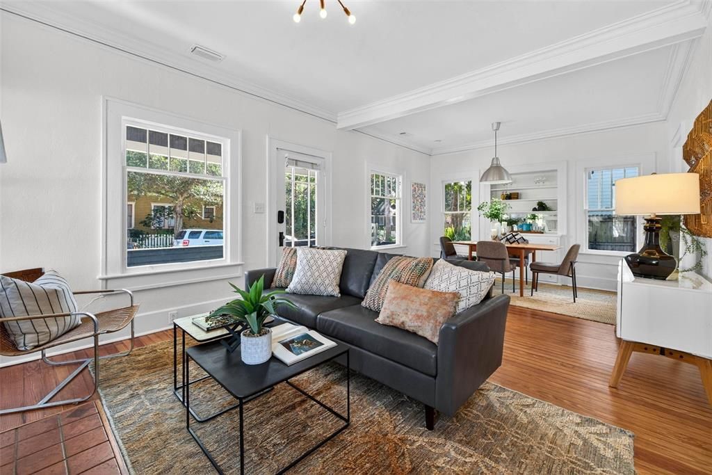 For Sale: $724,900 (3 beds, 2 baths, 1258 Square Feet)