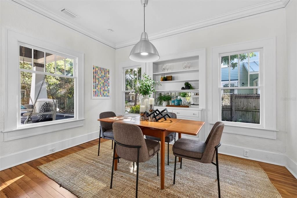 For Sale: $724,900 (3 beds, 2 baths, 1258 Square Feet)