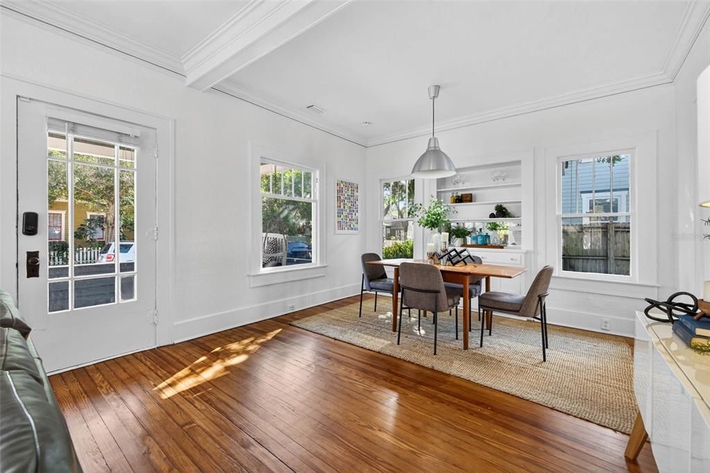 For Sale: $724,900 (3 beds, 2 baths, 1258 Square Feet)