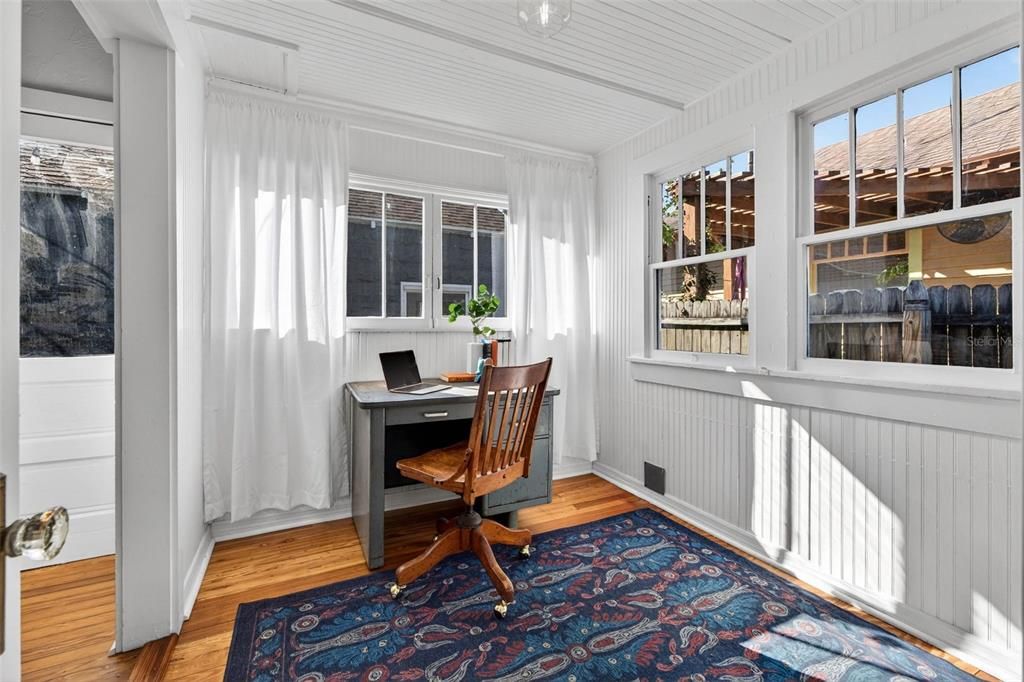 For Sale: $724,900 (3 beds, 2 baths, 1258 Square Feet)