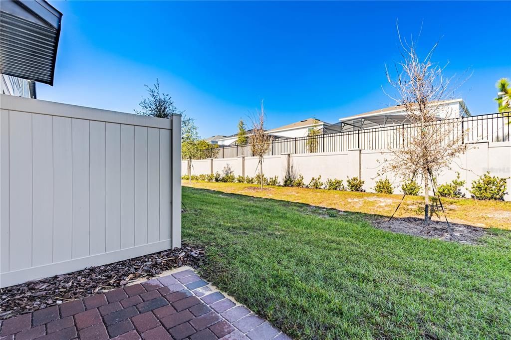 For Rent: $2,190 (3 beds, 2 baths, 1566 Square Feet)