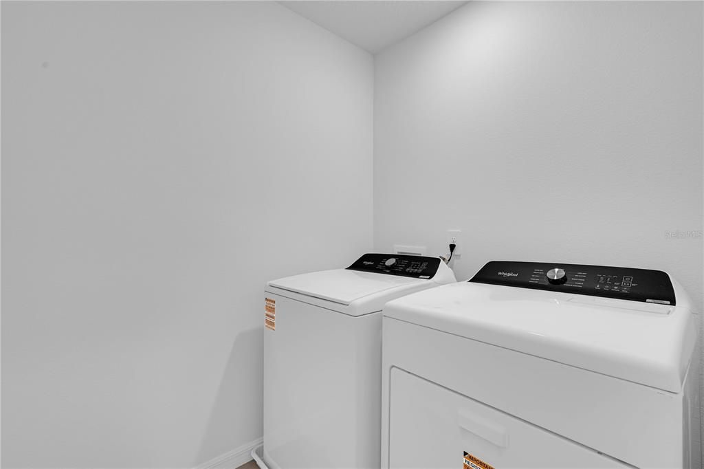 For Rent: $2,190 (3 beds, 2 baths, 1566 Square Feet)