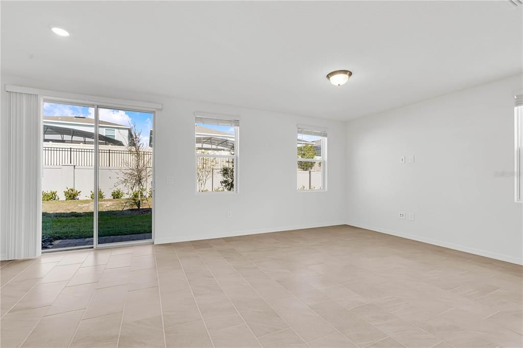 For Rent: $2,190 (3 beds, 2 baths, 1566 Square Feet)